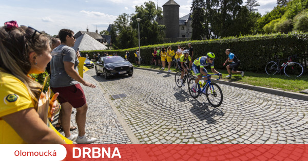 FOTOGALERIE Šternberk zaplavila špičková cyklistika Sazka Tour ovládl