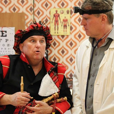 NIKDO NEJSME NORMÁLNÍ, KOMEDIE JAKO HROM!