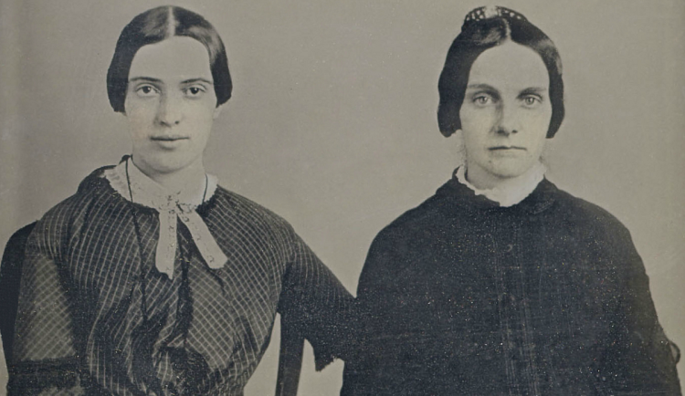 Žila a tvořila v osamění. Její osud i osud jejího díla byl zvláštní