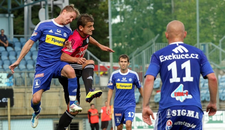 Ve vzduchu Filip Rýdel s Lukášem Bajerem