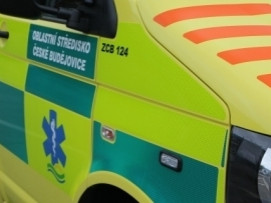 Na Olomoucku se srazilo osobní auto s autobusem, jeden mrtvý