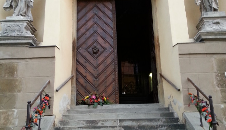 Schodiště pro mnohé lidi znamená těžko překonatelný problém. Ilustrační foto: bel