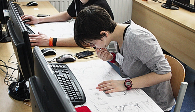 Střední průmyslová škola Ilustrační foto MMOl