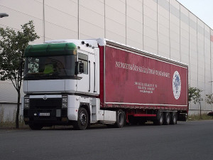 Zloděj ukradl v Olomouci kamion naložený 1500 pneumatikami