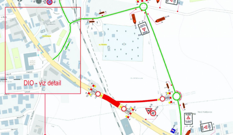 Další uzavírka. Novohradská bude neprůjezdná tři týdny