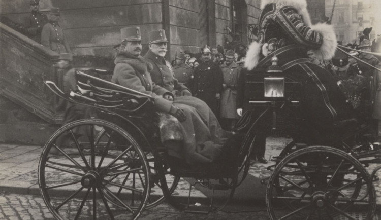 Poslední rakouský císař Karel I. při návštěvě Olomouce 16. prosince 1917 (Foto: Státní okresní archiv Olomouc)