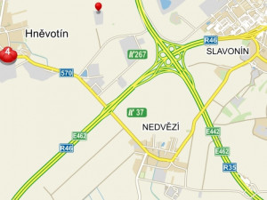 Silnici R46 u Olomouce ráno blokovala hromadná nehoda deseti aut