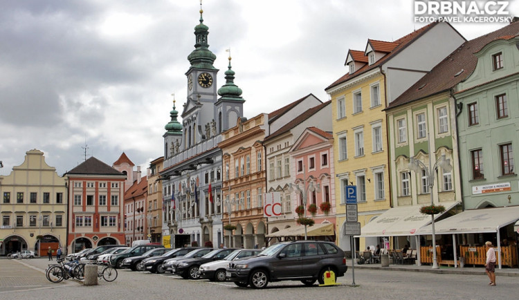 Náměstí jako zkratka? Už dlouho ne. Vedení magistrátu chce omezit průjezd centrem