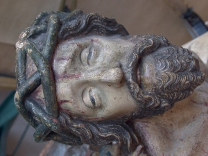 Sejmutí nečistot a retuší z poloviny Kristova obličeje, původní polychromie se stopami krve a malovanými jednotlivými vousy (2006)