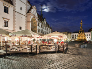 Olomouc se dočkala, je povoleno zimní posezení před kavárnami a restauracemi