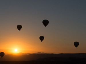 Nebe nad Bouzovem bude patřit horkovzdušným balónům