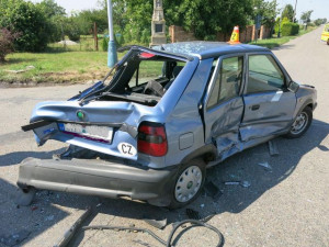 Na křižovatce ve Vrbátkách došlo k nehodě hned tří aut