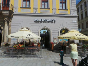 McDonald's na Horním náměstí končí kvůli odlivu zákazníků, lidé chodí do nákupních center