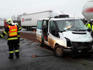 Nehoda dodávky a kamionu zkomplikovala provoz z Olomouce směrem na Přerov