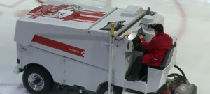 VIDEO: Podívejte se, co se děje poté, co rolba opustí led a zajede do útrob Plecharény