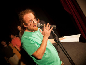 ROZHOVOR: Slam poetry není žádná nudná recitace, říká Bob Hýsek