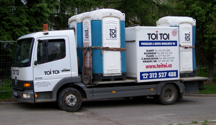 Auto_s_toi_toi_záchody