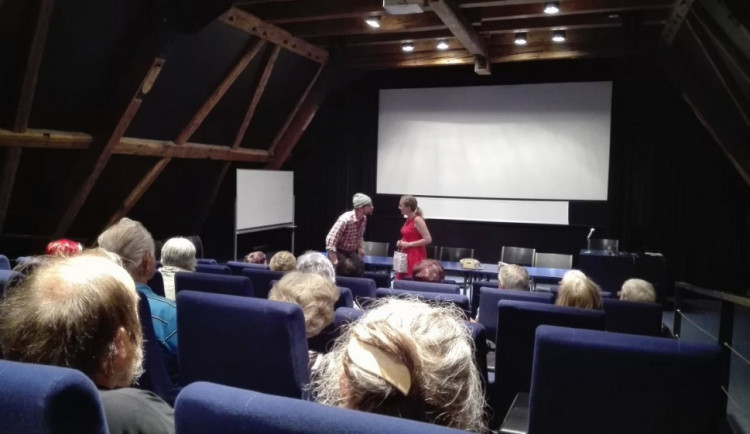 Komentované divadelní představení pro seniory