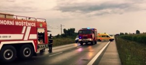 VIDEO: U Horní Moštěnice havarovalo auto, z šesti pasažérů tři zemřeli