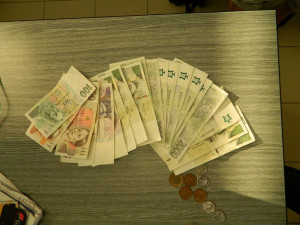 Žena našla v Prostějově naditou peněženku, bez váhání ji odevzdala na policii