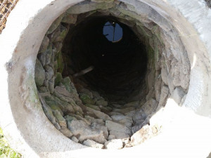 Ve studni našel dělostřelecký granát z druhé světové války. Pyrotechnik ho převzal k likvidaci