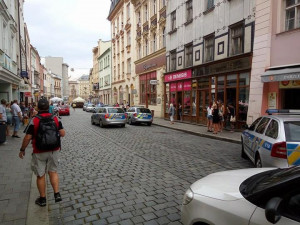 Policie se více zaměří na veřejný pořádek v Riegrově ulici, množí se stížnosti od místních obyvatel