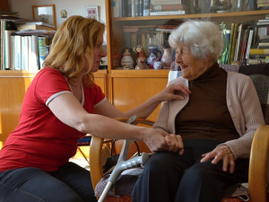 Olomoucká charita získala díky dotaci kvalitní vybavení pro domácí hospicovou péči