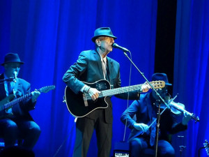Zemřel legendární písničkář a básník Leonard Cohen