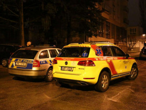 VIDEO: Pětasedmdesátiletý muž podlehl svým zraněním po pádu z okna na ulici Foerstrova v Olomouci