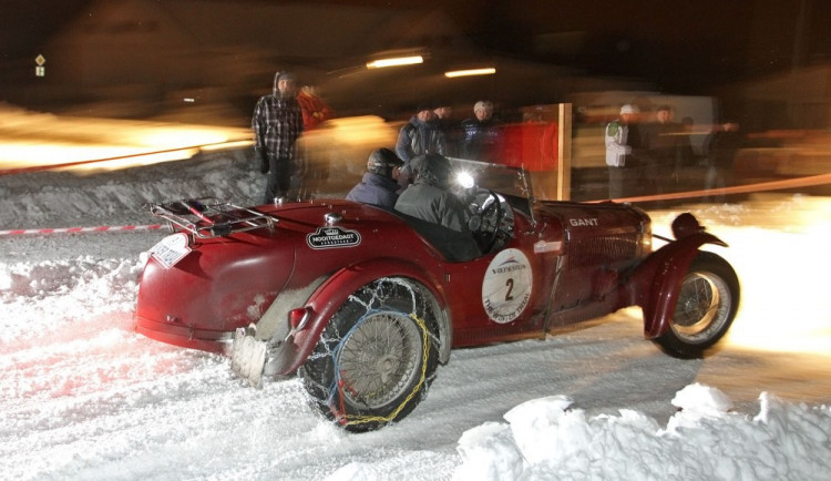 The Winter Trial 2013 ve Svatém Janu nad Malší. Na snímku Alvis Speed 25
