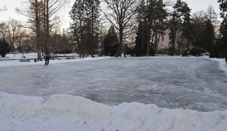 Veřejné kluzistě ve Smetanových sadech