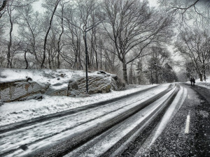 Na Jesenicku a Šumpersku sněží, silnice pokrývá rozbředlá kaše