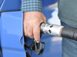Průměrné ceny pohonných hmot od konce listopadu minulého roku neustále rostou