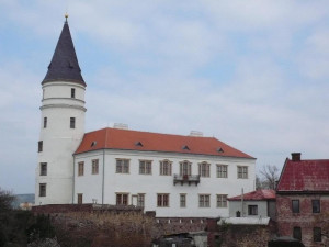 Přerovský zámek čeká letos oprava hradeb a hradního příkopu