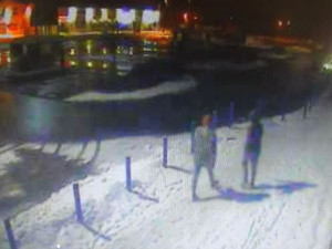 VIDEO: Policie hledá zloděje, kteří fyzicky napadají a poté okrádají chodce v Uničově