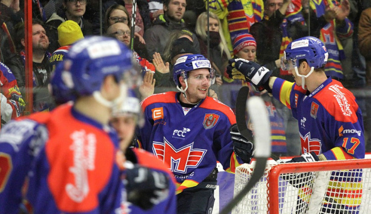 Dramatický start play-off rozhodl až ve třetí minutě prodloužení Luboš Rob