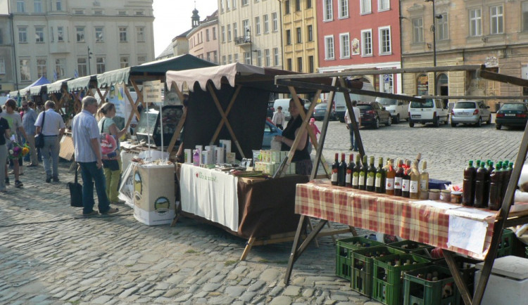 KULTURA V OLOMOUCI: Zajděte na farmářské trhy nebo legendární duo Kaiser a Lábus