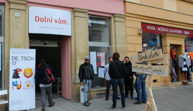 Dolní náměstí ožívá s Divadlem na cucky i jarními festivaly