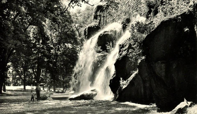 DRBNA HISTORIČKA: Veděli jste, že měla Olomouc v parku svůj vlastní velký vodopád?