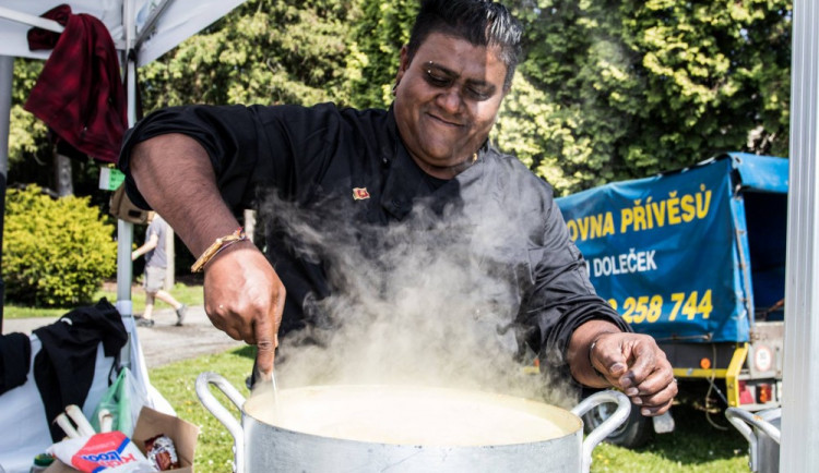 Na letošní Garden Food Festival přišlo na dvanáct tisíc lidí, nezastavila je bouřka ani déšť