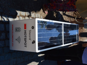 Chytrá lavička ve Smetanových Sadech u altánu