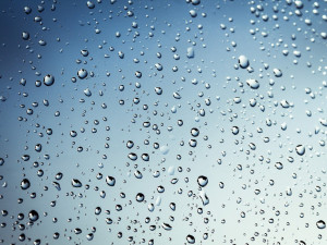 POČASÍ NA ÚTERÝ: Teploty budou atakovat osmadvacet stupňů, pozor na občasný déšť