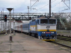 Policie navrhla obžalovat dvě pracovnice Českých drah za pád dítěte z vlaku