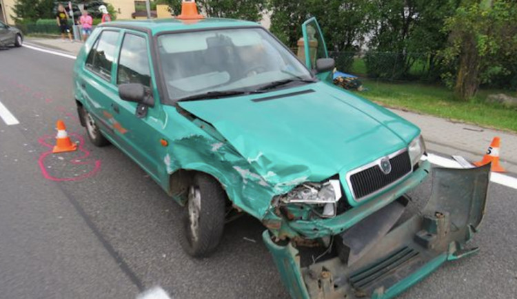 Opilá řidička nedala přednost při odbočování a srazila se s protijedoucím autem