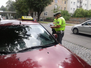 Policisté se v Olomouci zaměřili na taxikáře. Přestupky se týkaly hlavně technických stavů vozidel