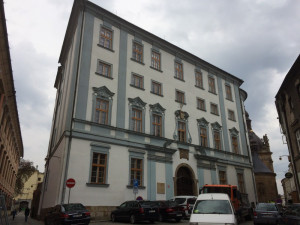 Budova teologické fakulty v Univerzitní slaví 300 let. Jedná se o jednu z nejstarších univerzitních budov