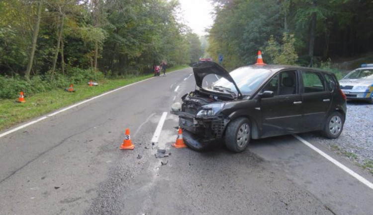 Jedenaosmdesátiletý senior nedal přednost motorkářce a srazil ji