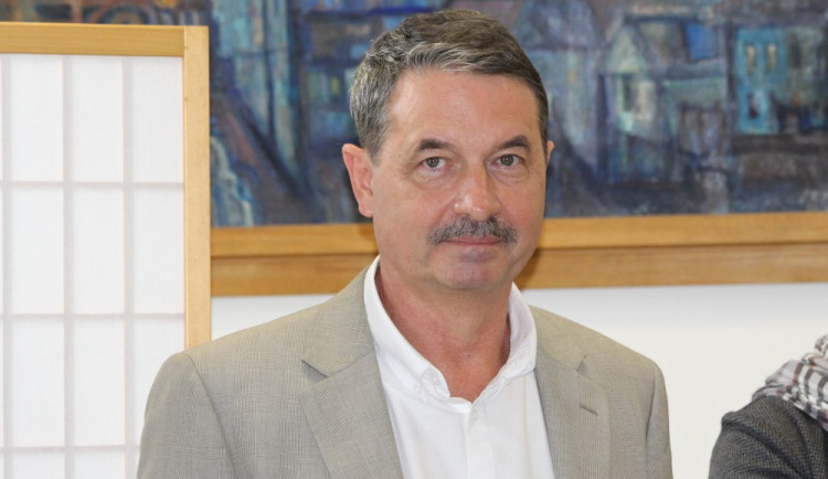 Novým děkanem Filozofické fakulty Univerzity Palackého se stal Zdeněk Pechal