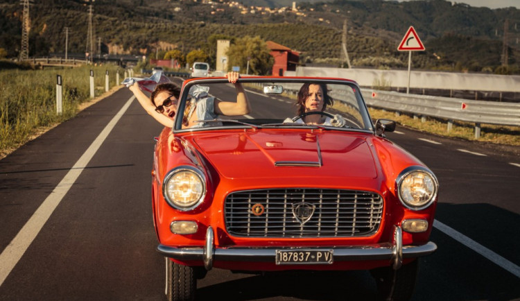 Šíleně šťastná