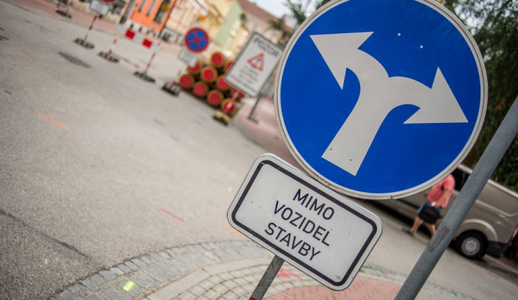 Výkopové práce uzavřou na dva dny budějckou křižovatku ulic Novohradská a Mánesova
